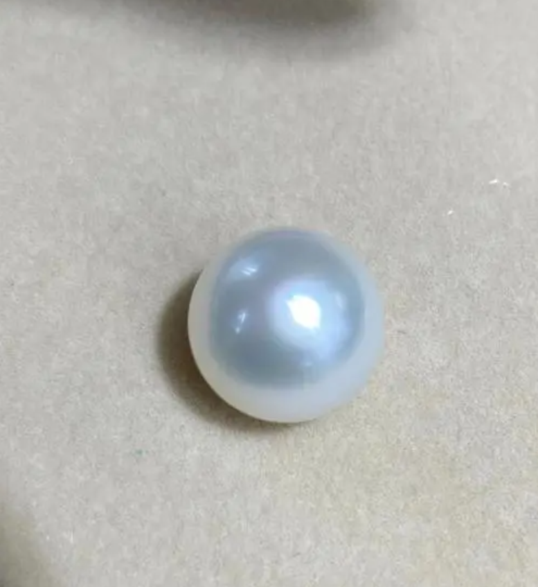 Australian White Pearls (South Sea Pearls)