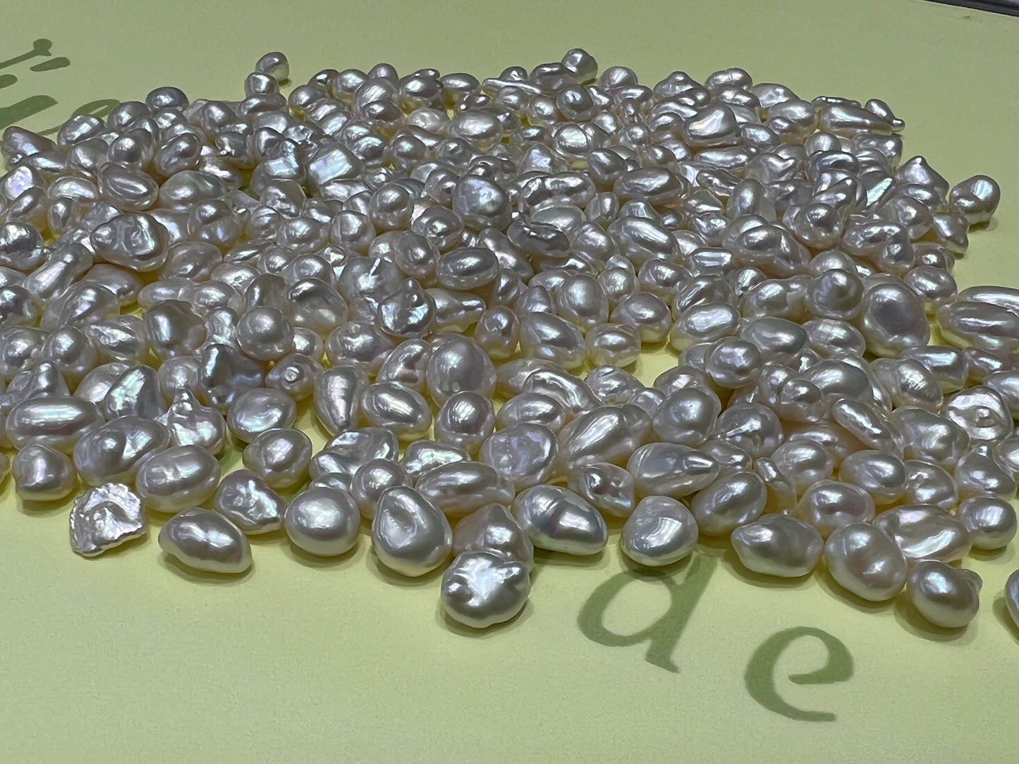 18mm-28mm A Baroque pearl