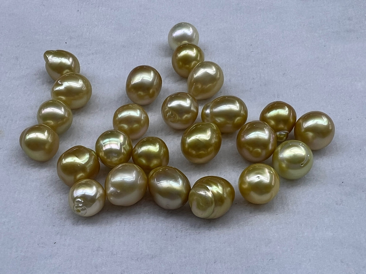 9mm-10mm A gold pearl