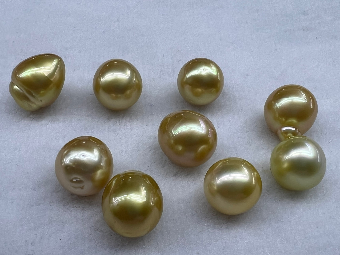 9mm-10mm A gold pearl