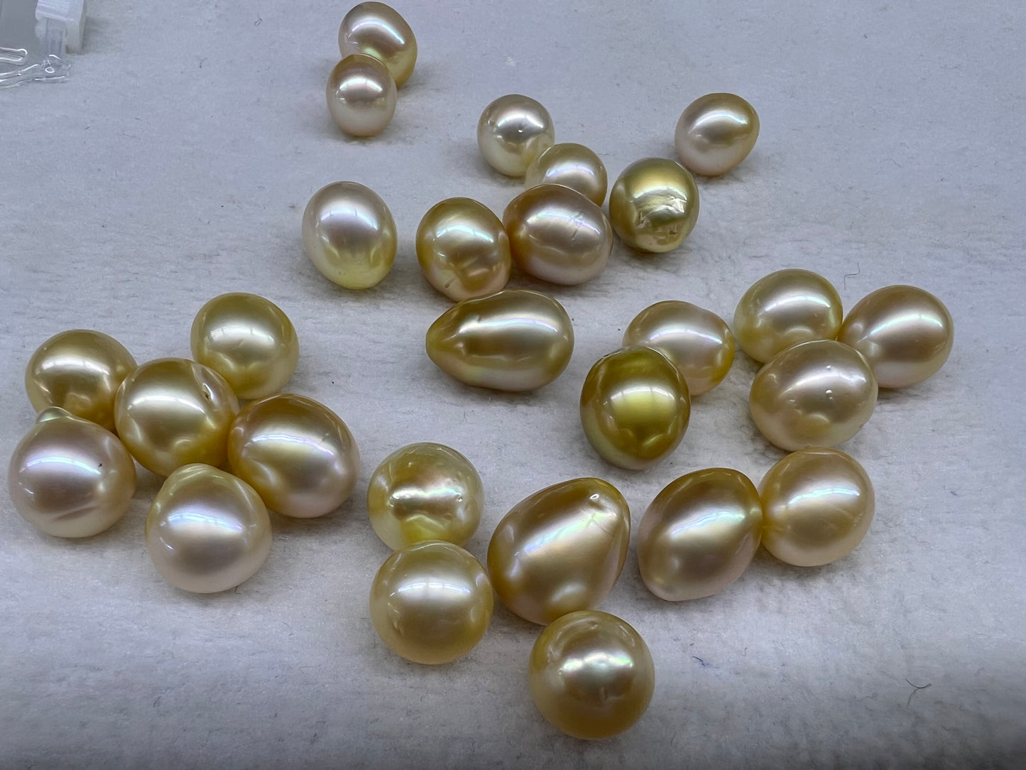 9mm-14mm A gold pearl