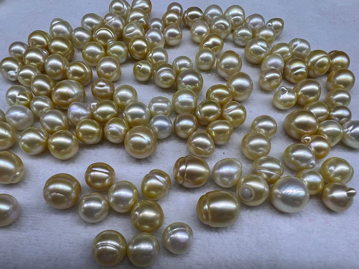 11mm-15mm A gold pearl