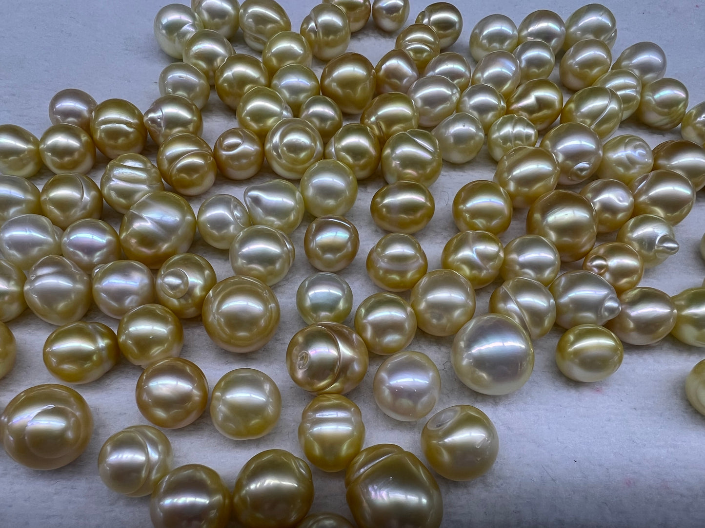 11mm-15mm A gold pearl