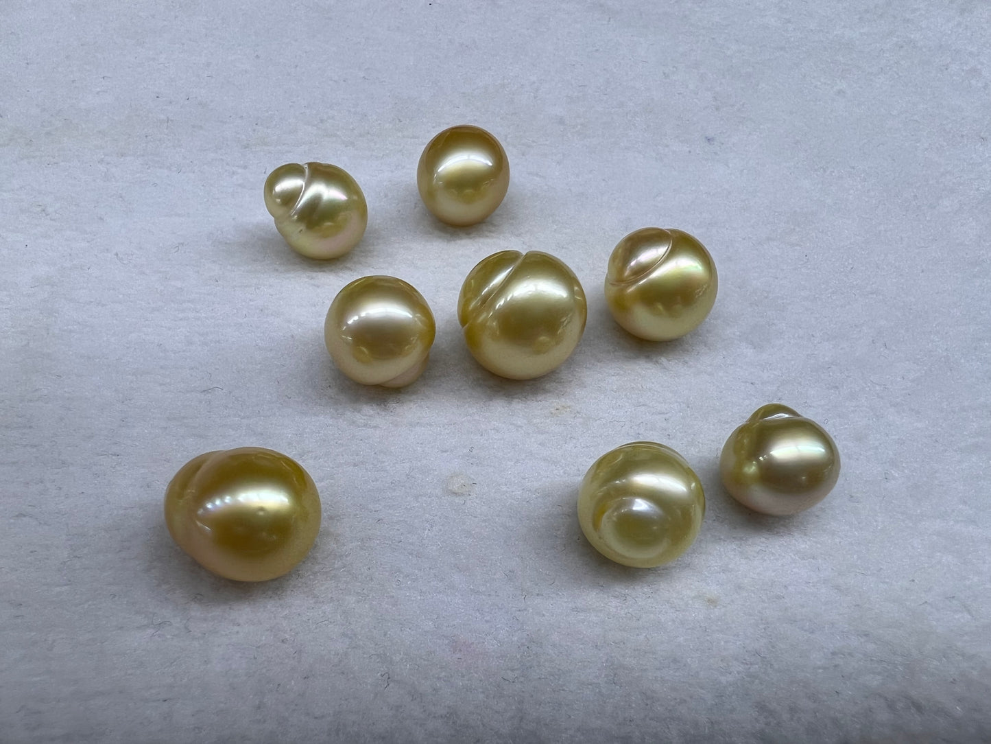 11mm-15mm A gold pearl