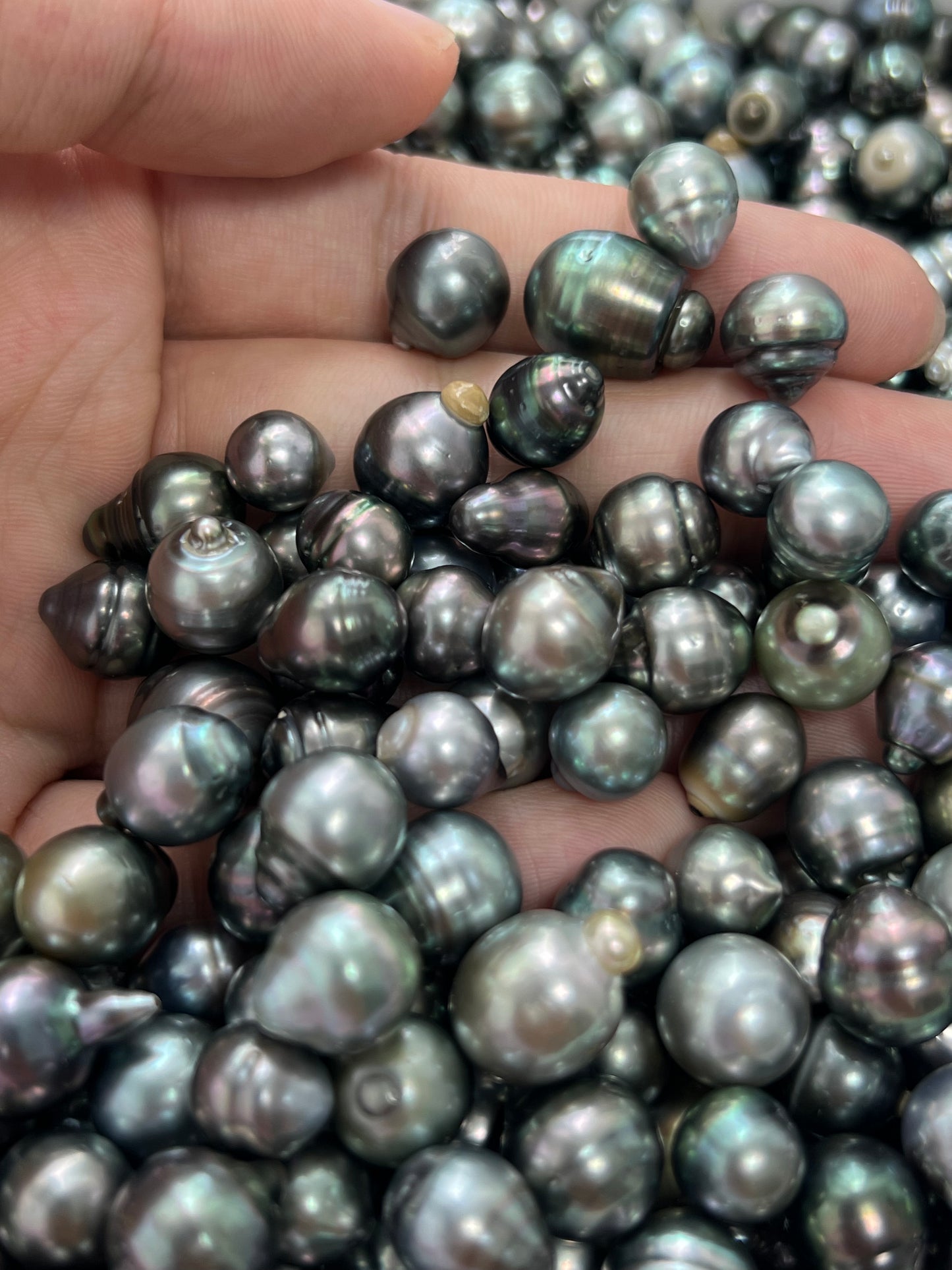 8mm-13mm A Tahitian pearl