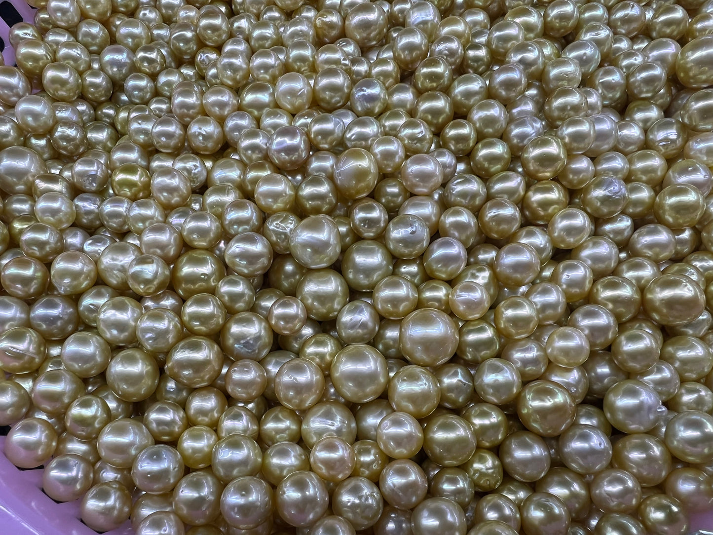 9mm-14mm A gold pearl