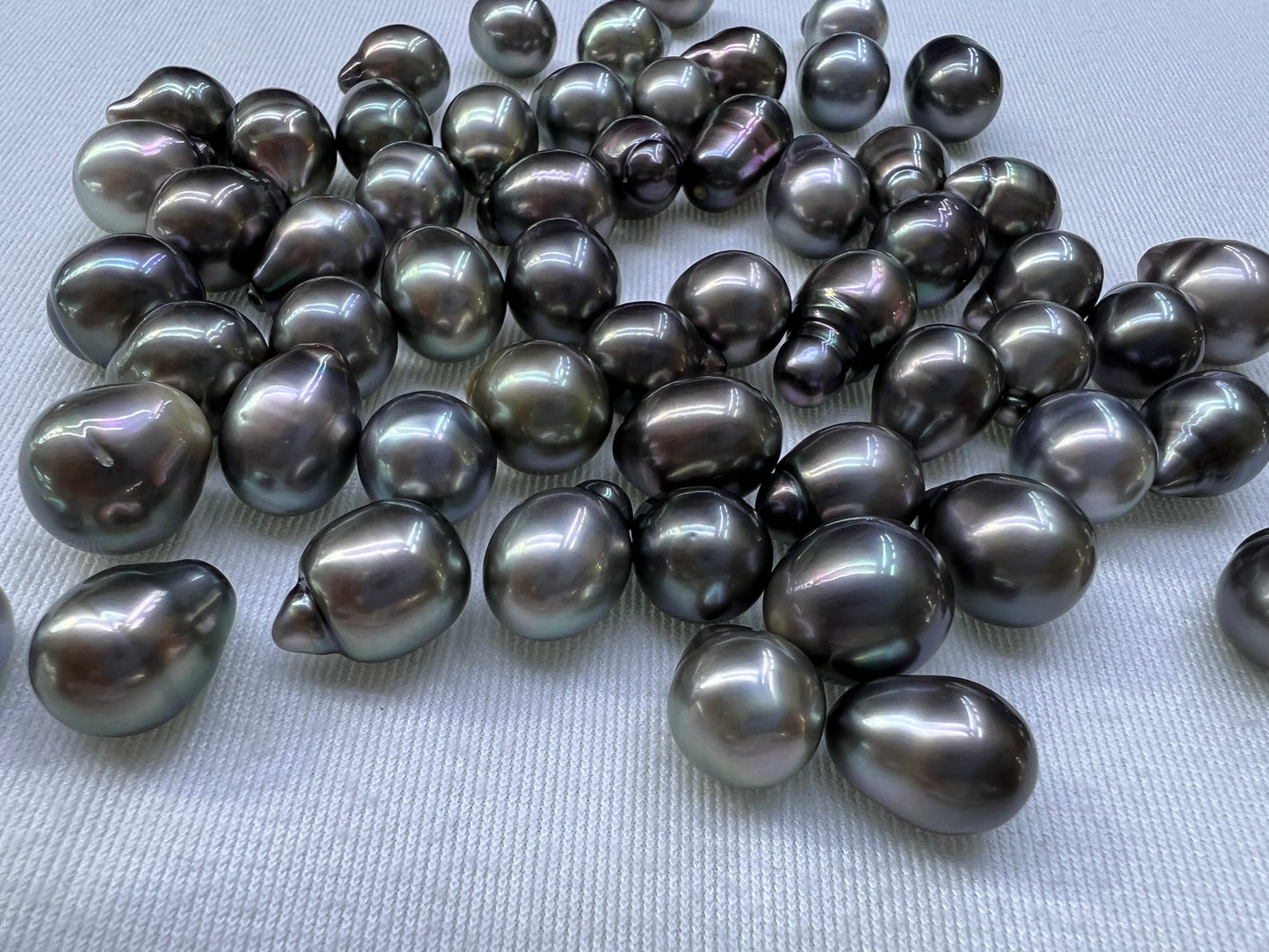 9mm-12mm A Drop Tahitian pearl