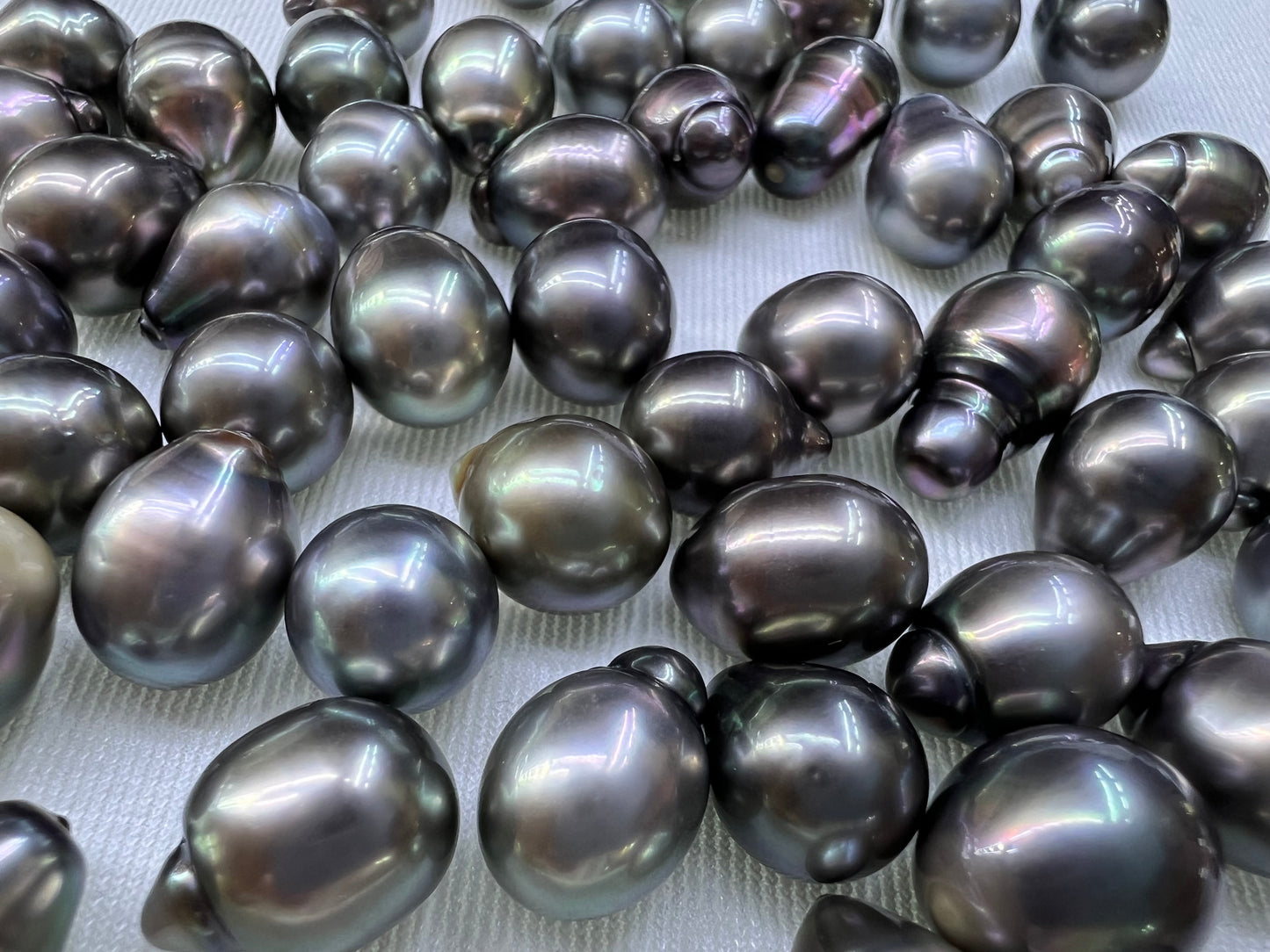 9mm-12mm A Drop Tahitian pearl