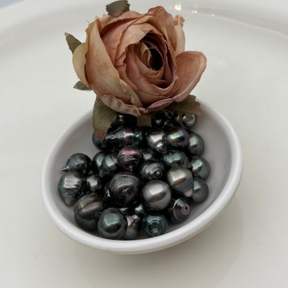 Seawater pearls Tahitian pearls