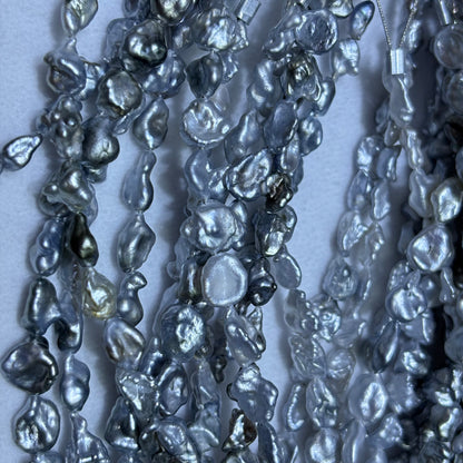 Seawater pearls Tahitian Keshi pearls